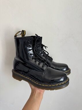 Dr. Martens 1460 WOMEN'S PATENT LEATHER LACE UP BOOTS Size 8 Womens